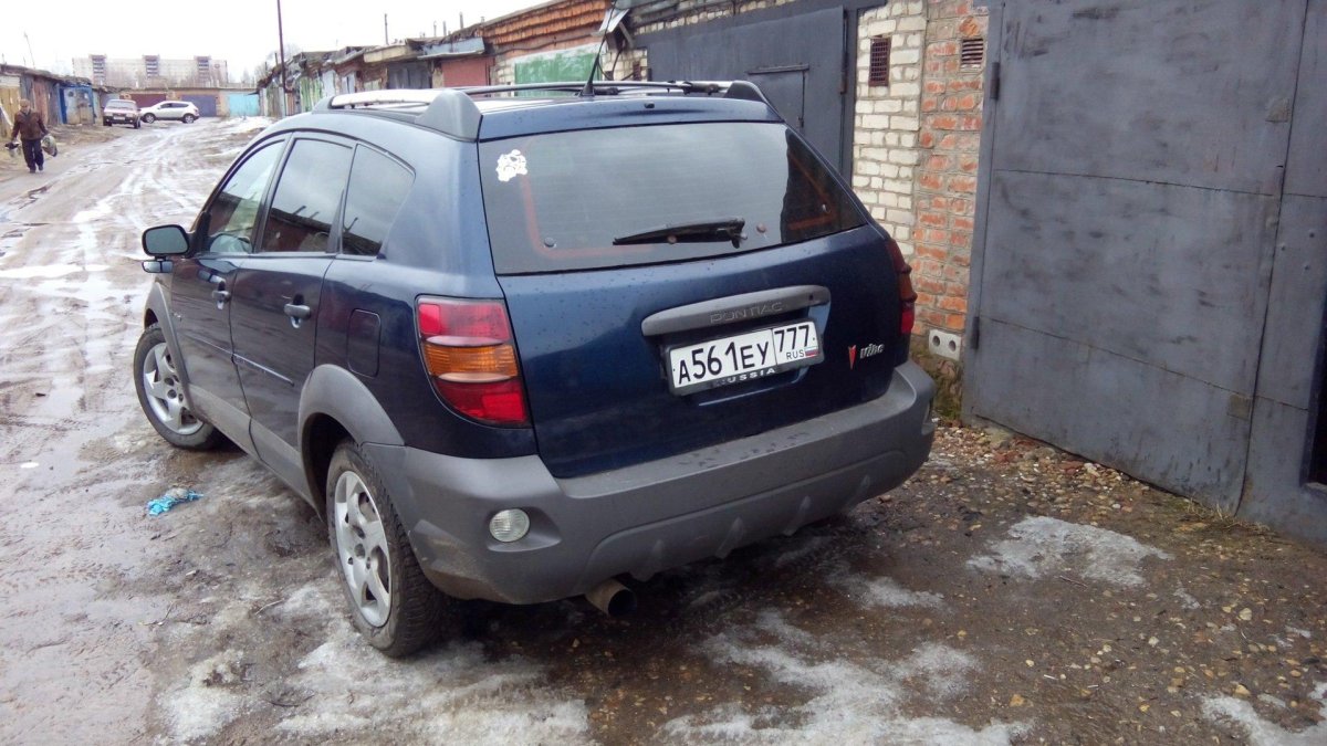 Фара Pontiac Vibe