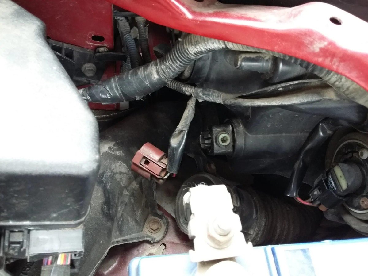 Лампа в Ближний свет на Понтиак Вайб 2003 года