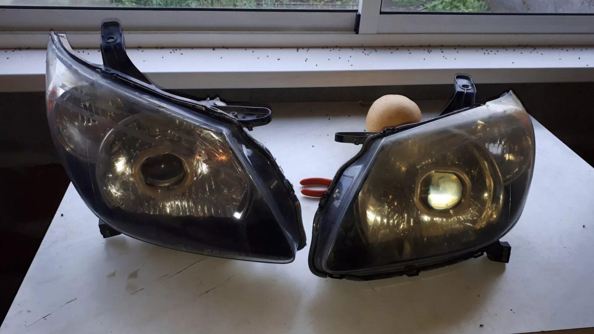 5215555 Фара Понтиак Вайб