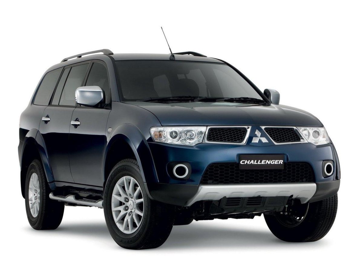 Mitsubishi Pajero Sport 2,5 2010