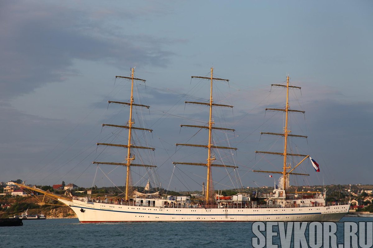 Парусник Херсонес в Севастополе