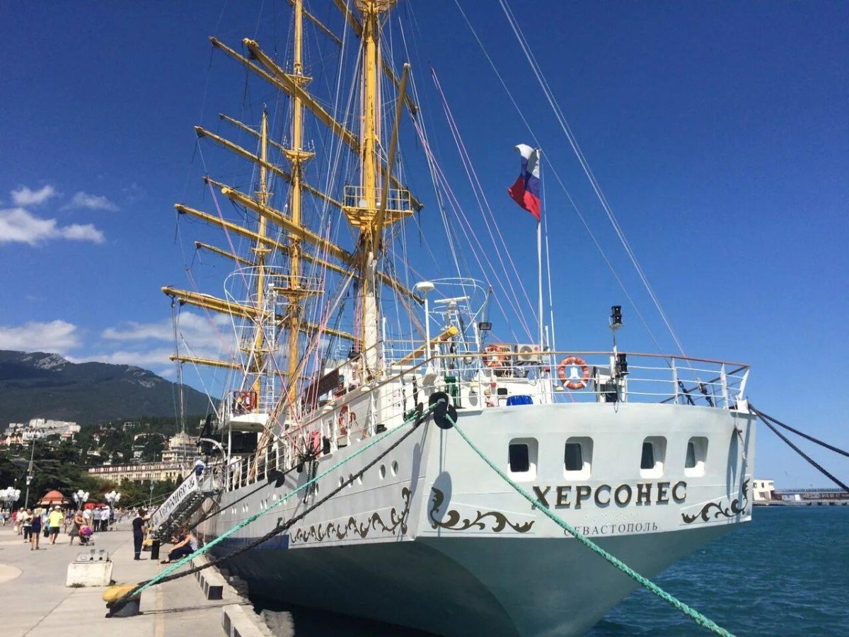 Парусное судно Херсонес