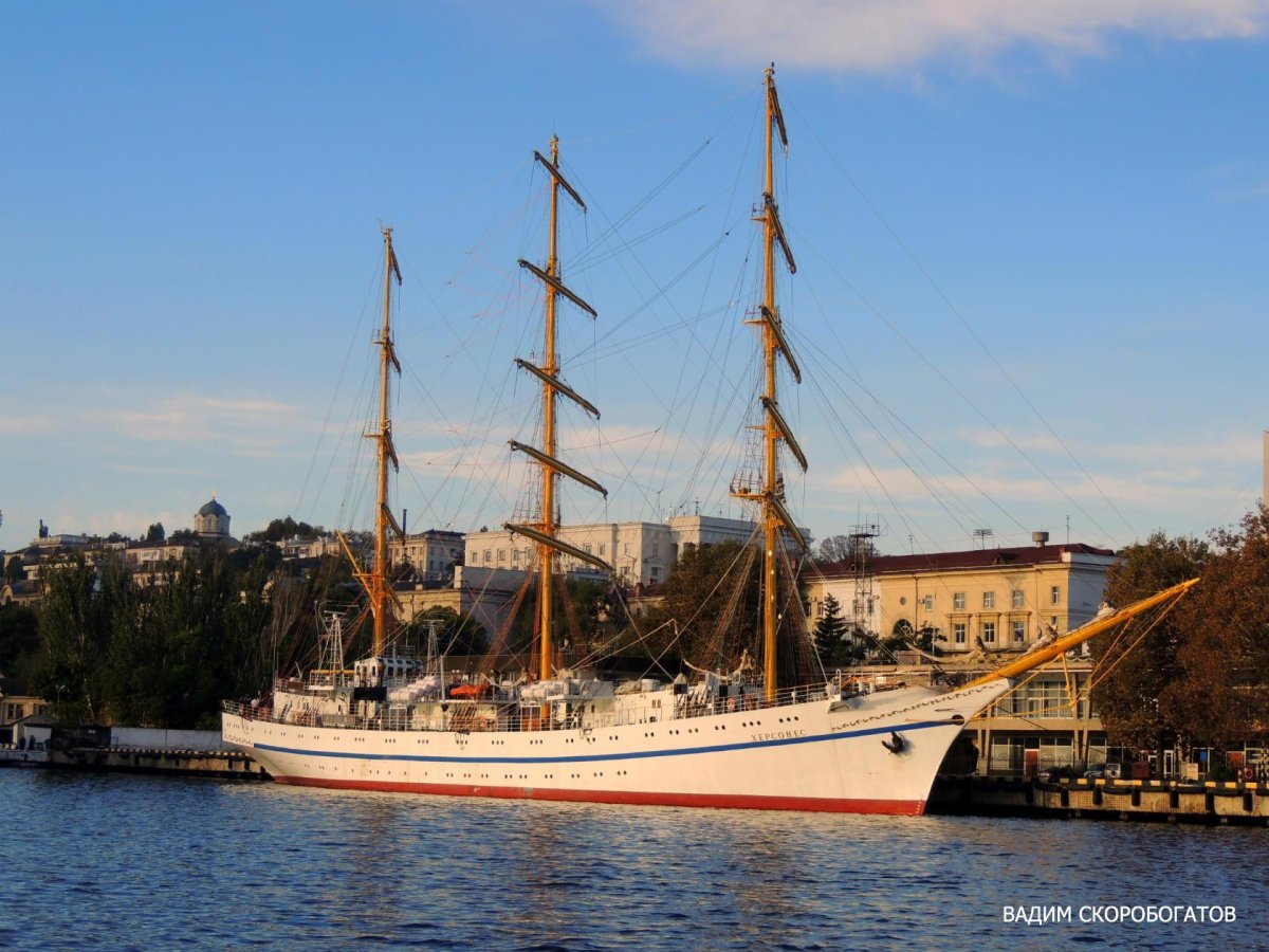 Парусник Херсонес фото