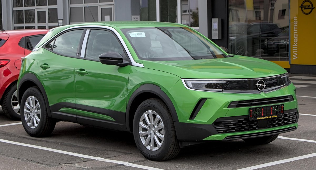 Opel Mokka 2022 зеленый