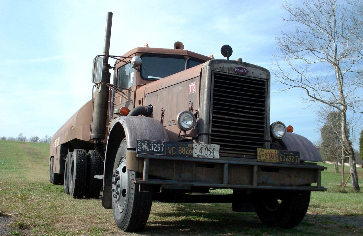 Петербилт 281 дуэль