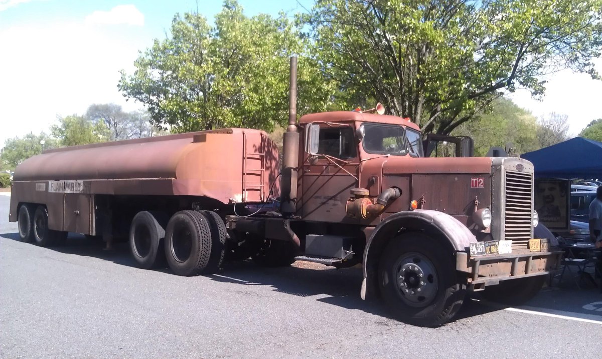 Петербилт 353