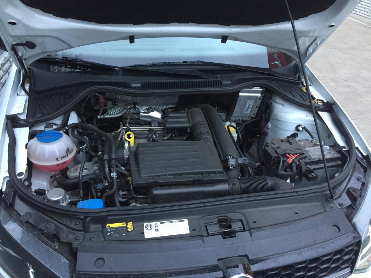 Volkswagen Polo sedan 2013 под капотом