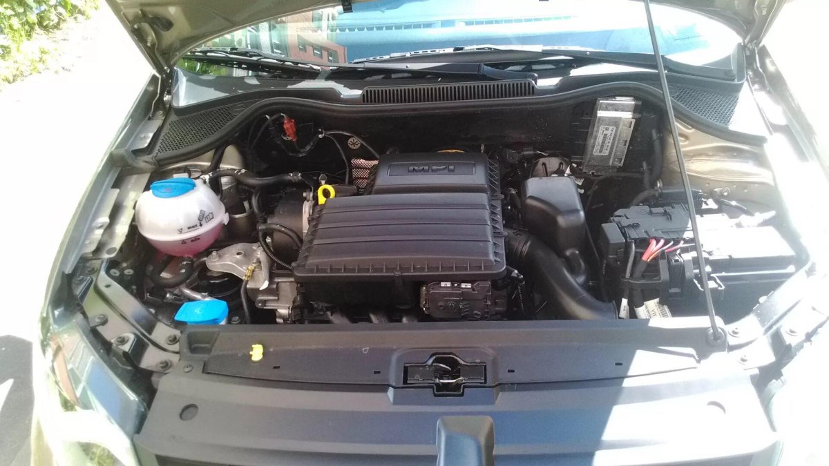 Под капотом поло седан 2011