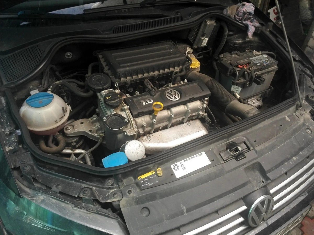 Volkswagen Polo sedan 2013 под капотом