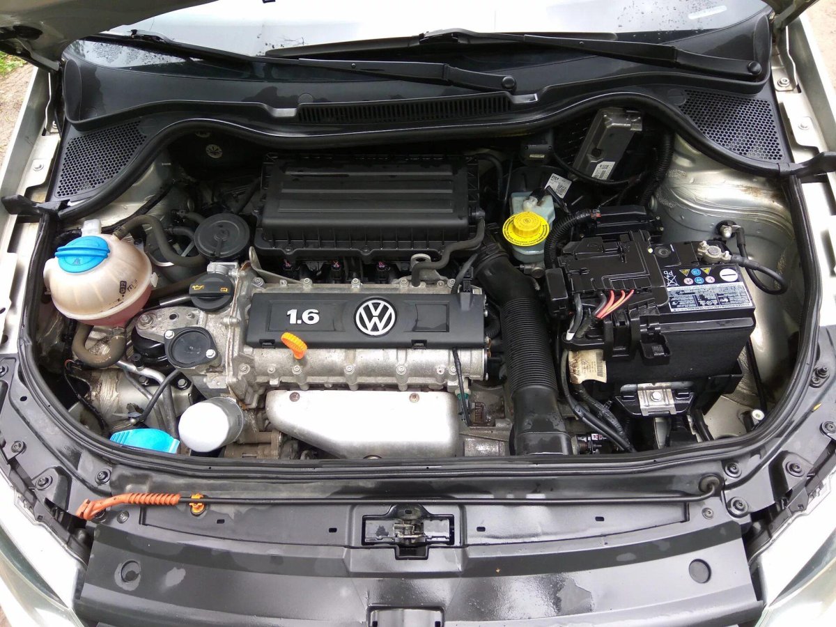 Подкапотка Фольксваген поло 2013