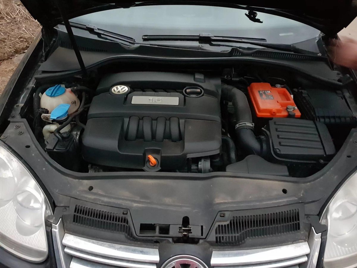 Jetta 6 1.6 под капотом