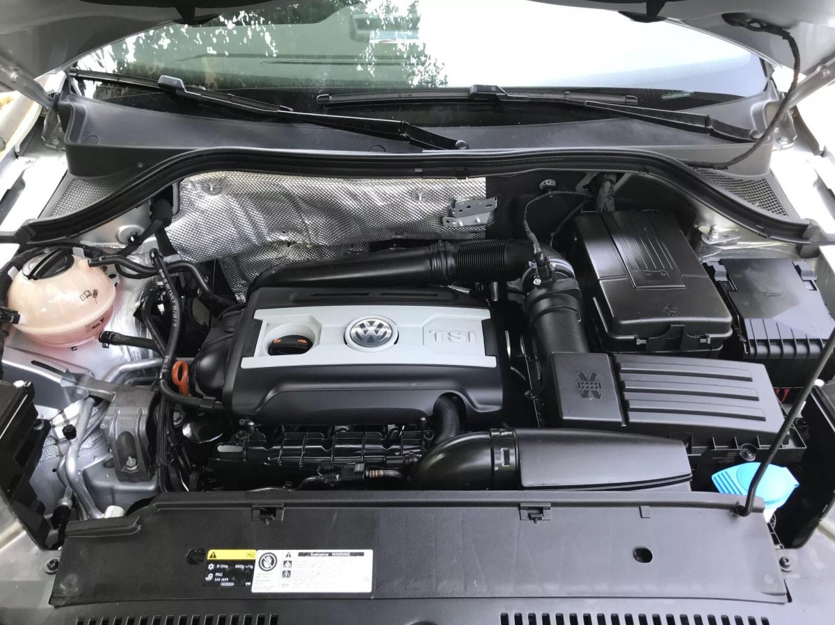 VW Tiguan 2013 под капотом