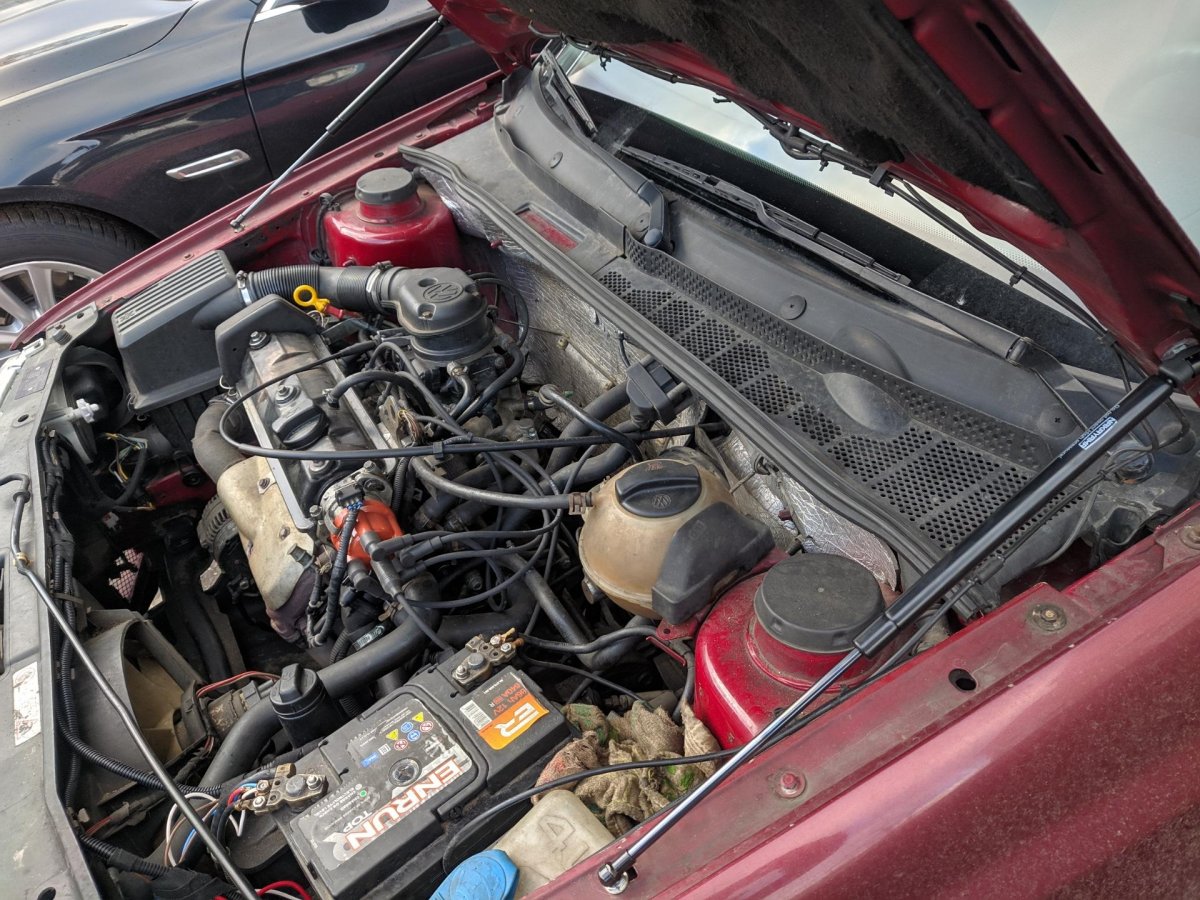 Подкапотка гольф 3