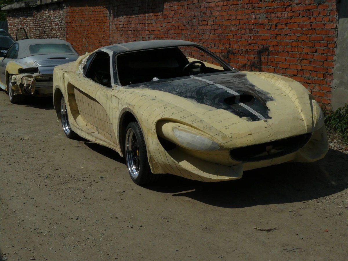 Автомобиль из стеклопластика