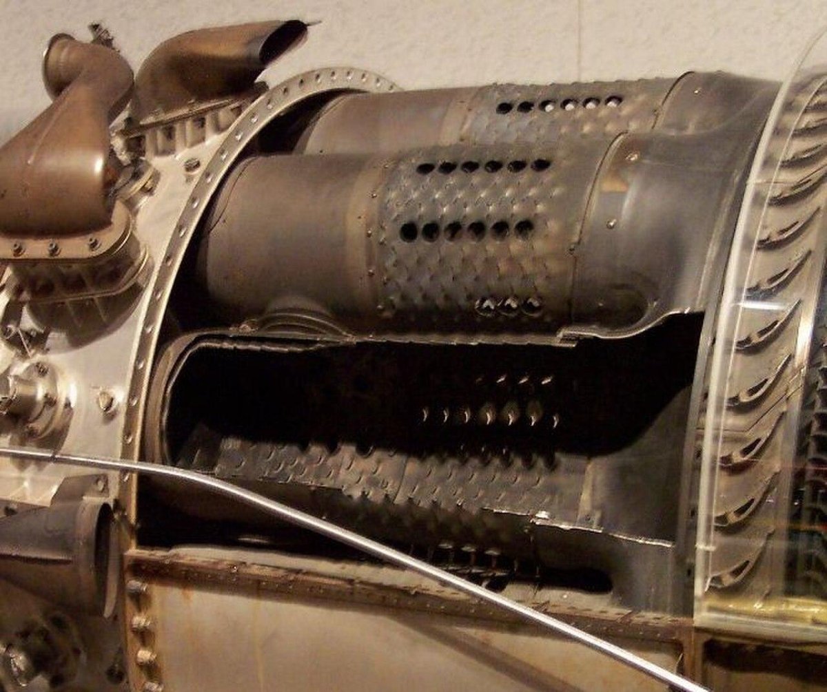 Камера сгорания реактивного двигателя