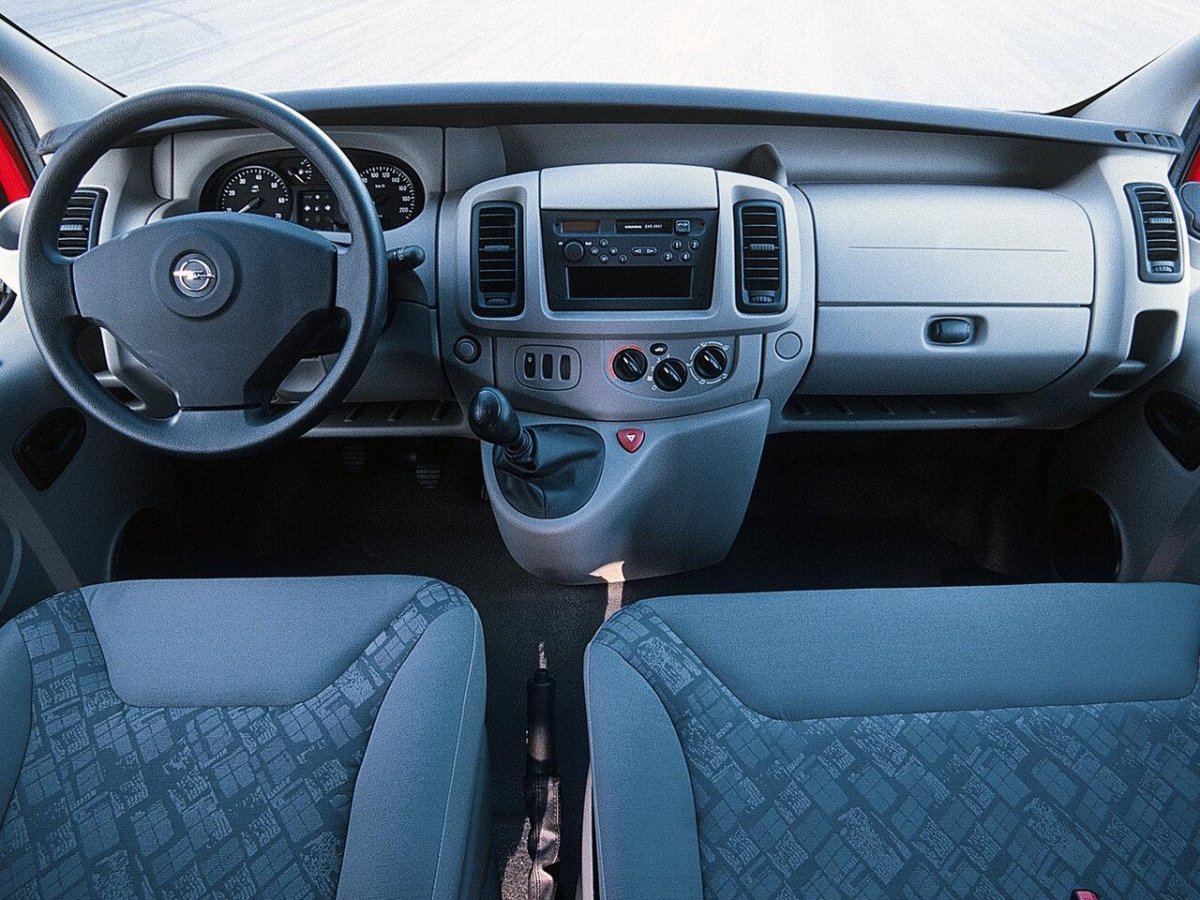 Опель Виваро 2002