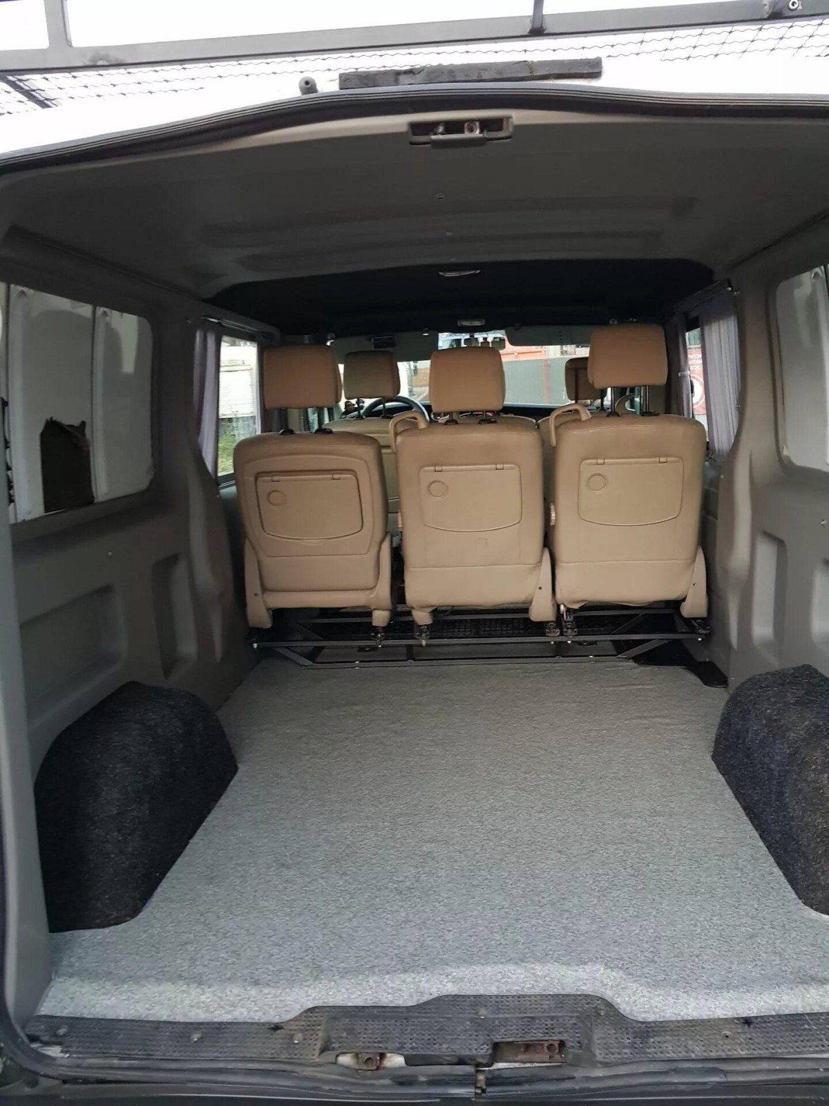 Опель Виваро 1.9 салон