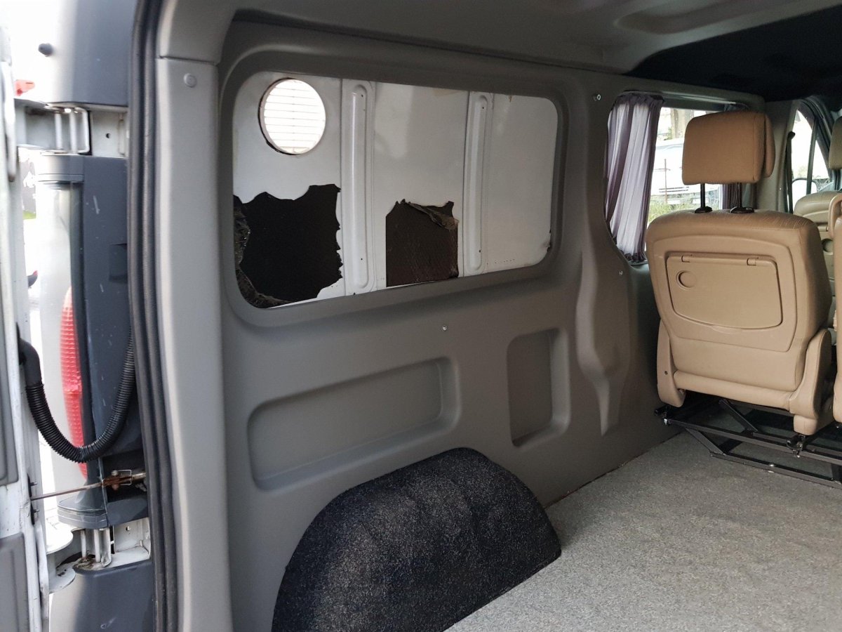 Opel Vivaro 2003 салон