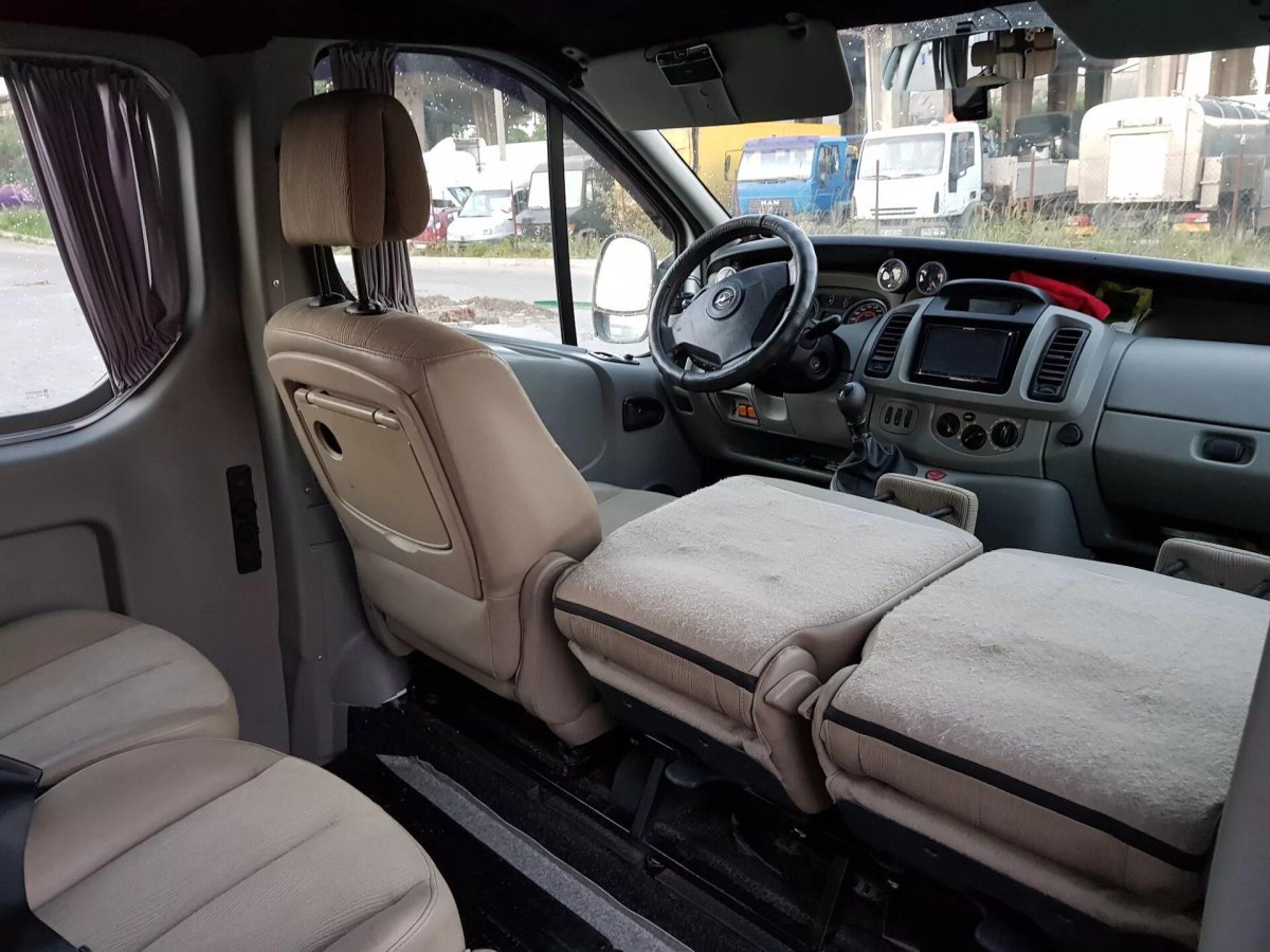 Opel Vivaro 2012 салон