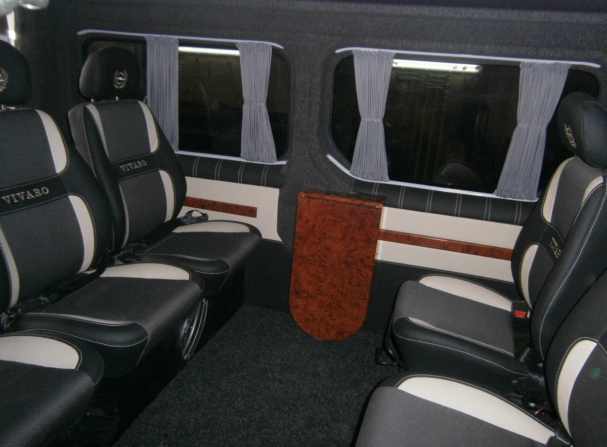 Опель микроавтобус Виваро салон