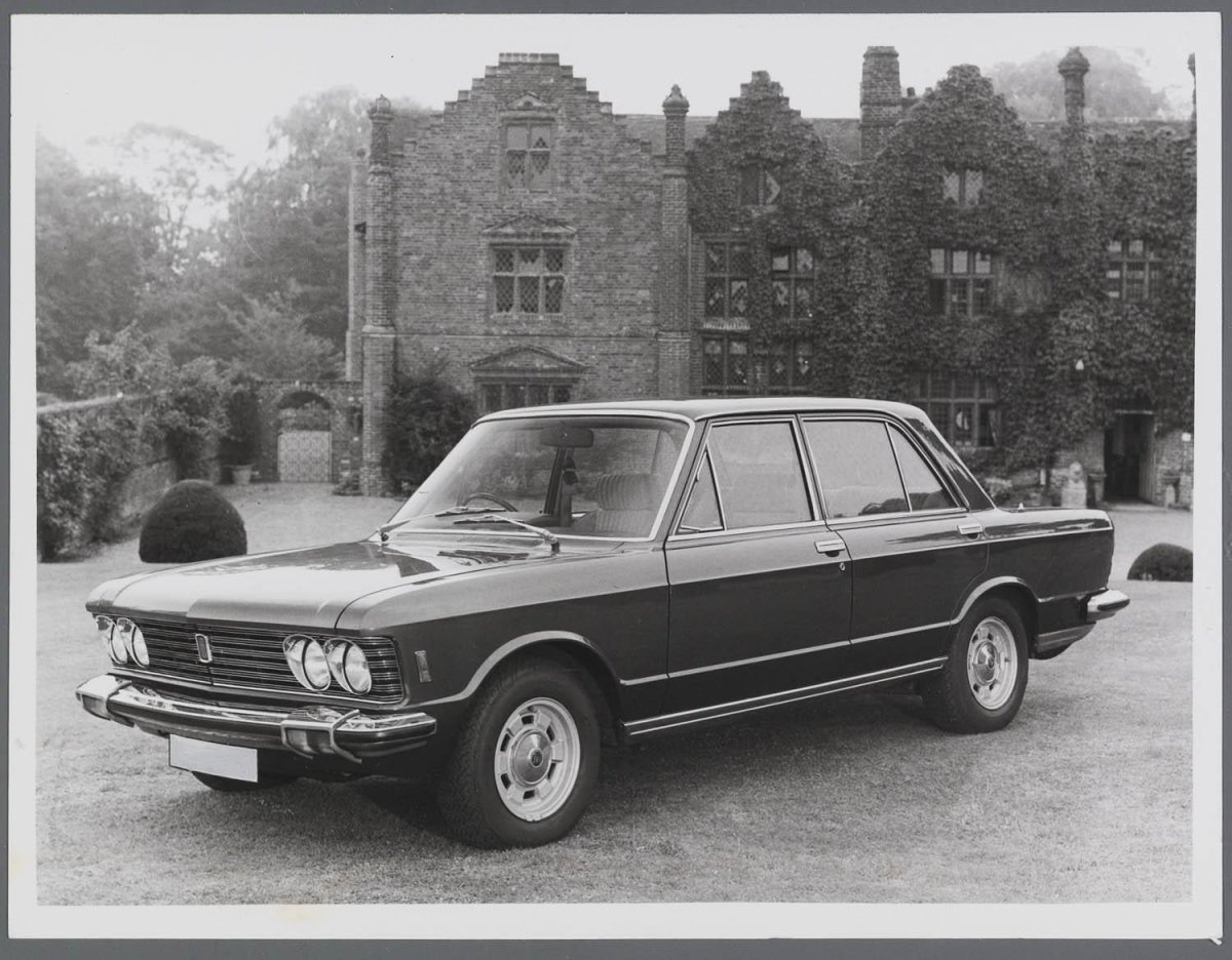 Фиат 130 седан