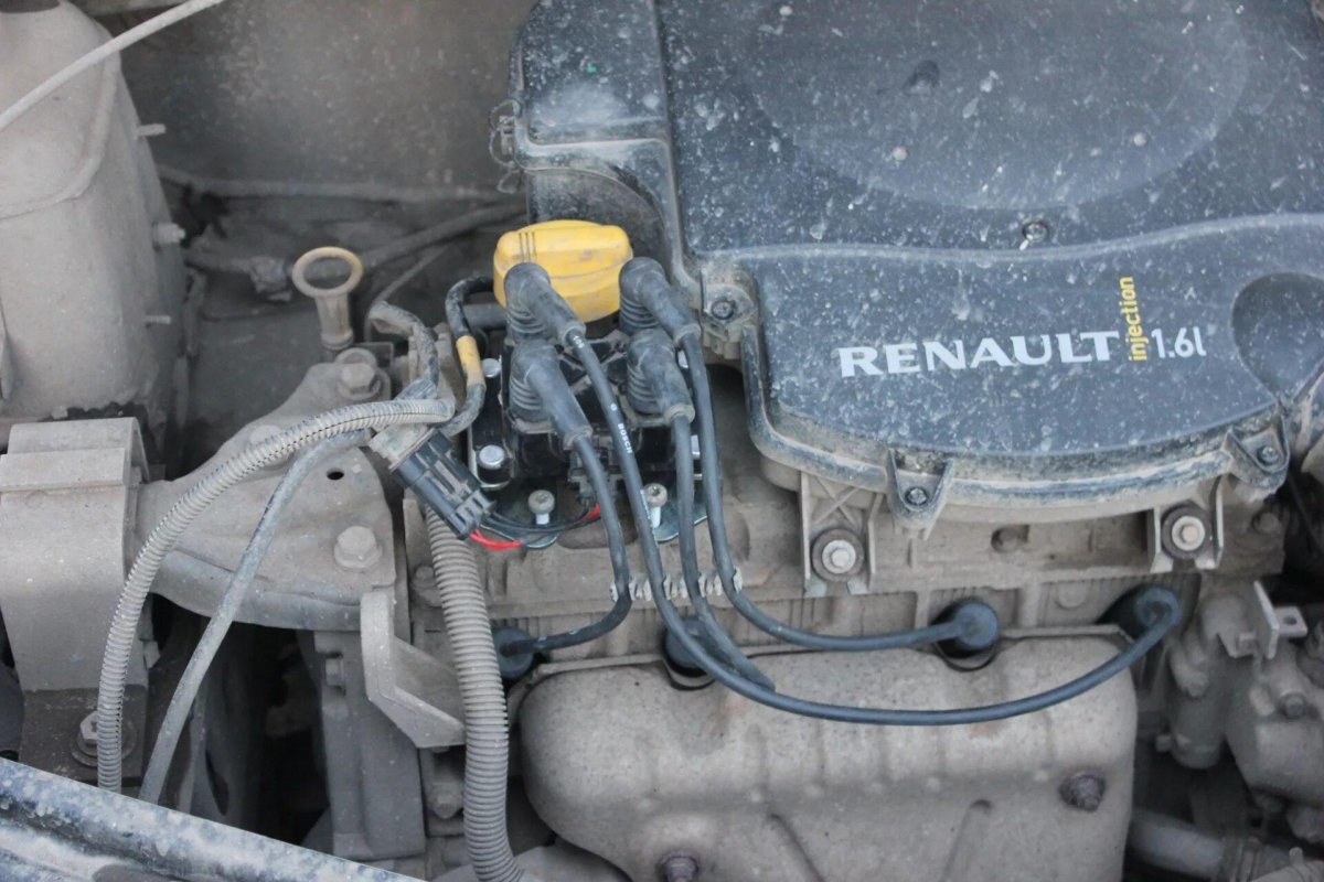 Катушка зажигания Рено Логан 1.6