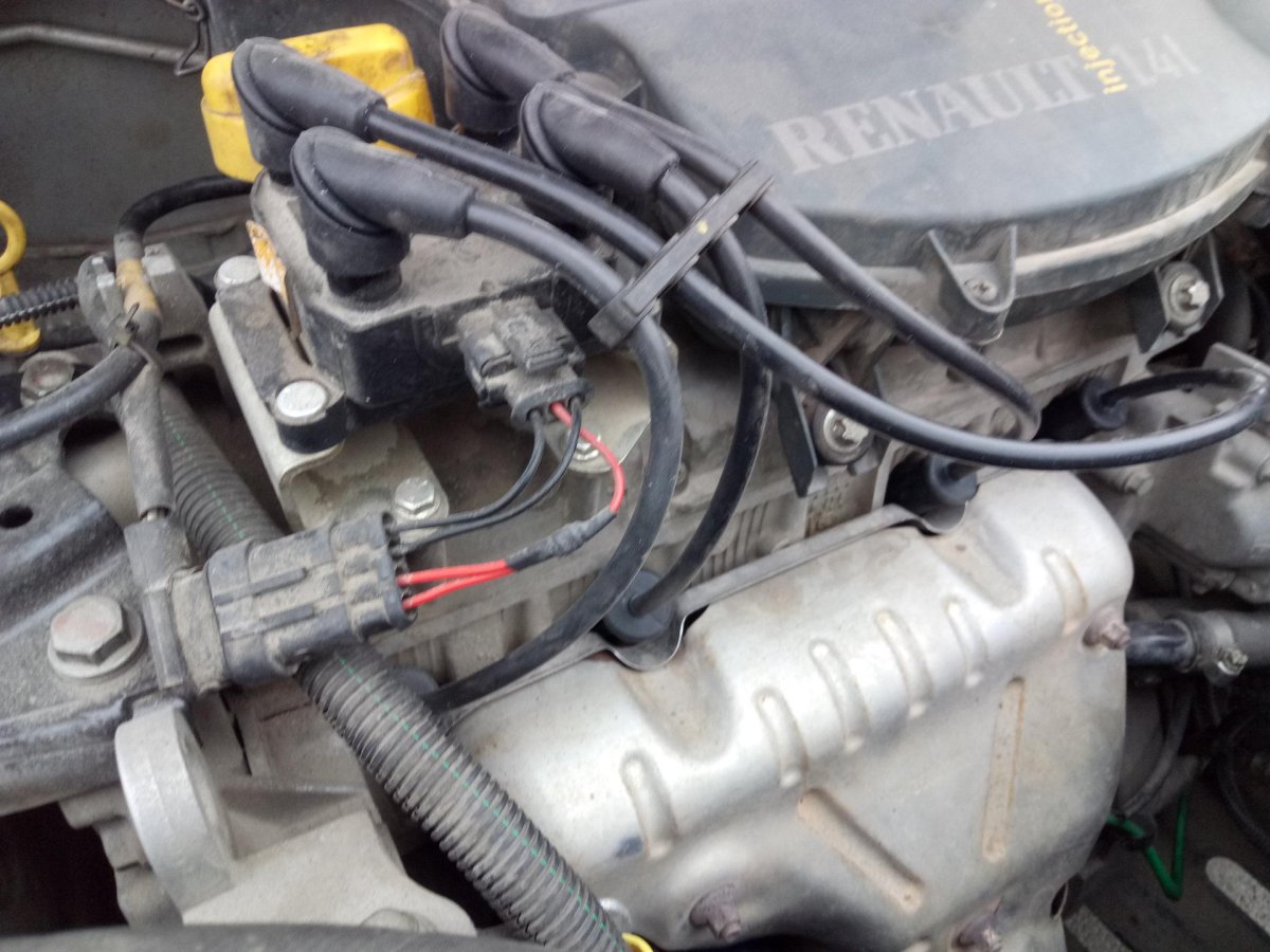 Renault Logan 1.4 высоковольтные провода