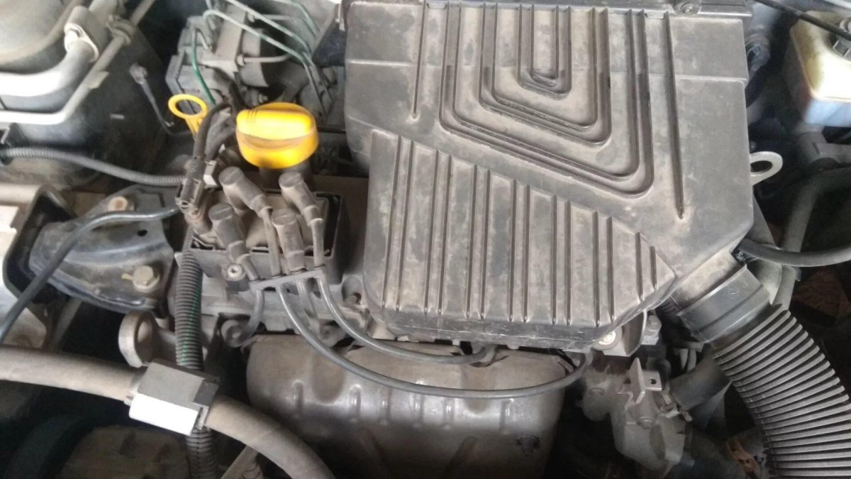 Renault Logan 1.4 высоковольтные провода