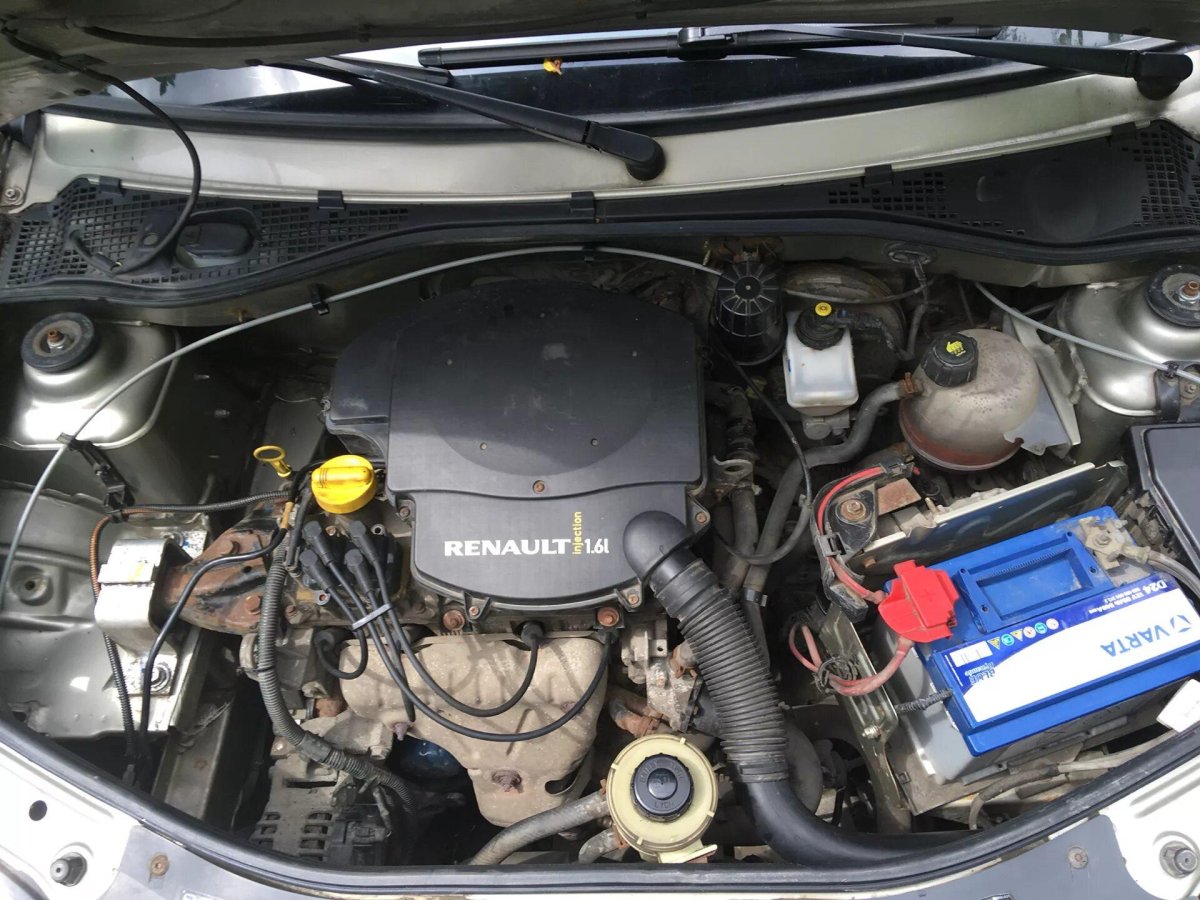 Рено Симбол 2 подкапотка