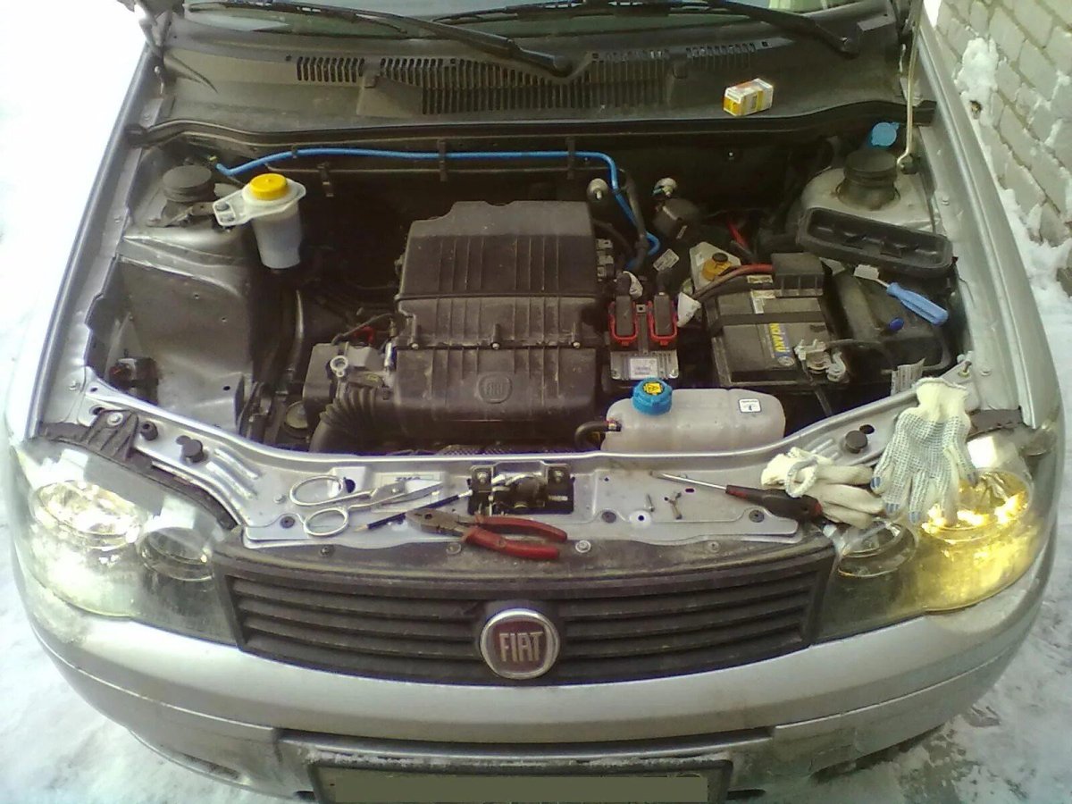 Подкапотка Фиат Альбеа 1.4