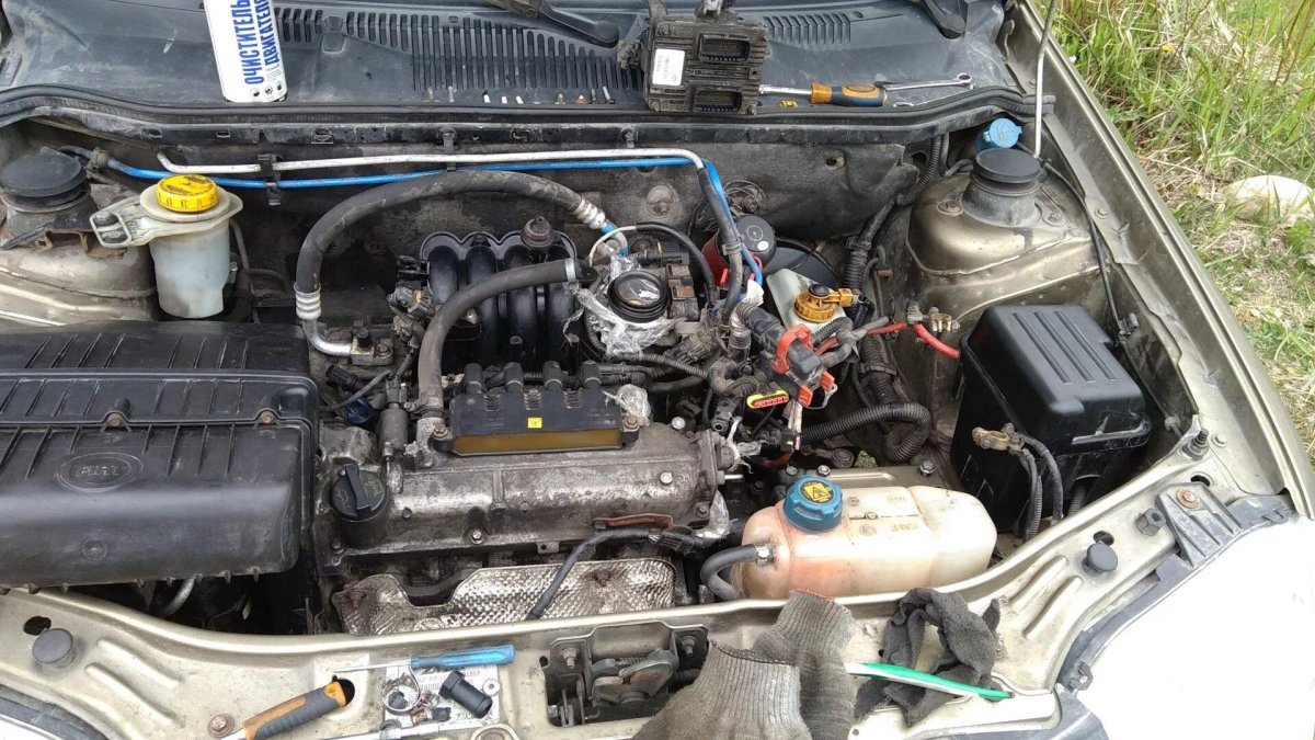 Моторный отсек Фиат Альбеа