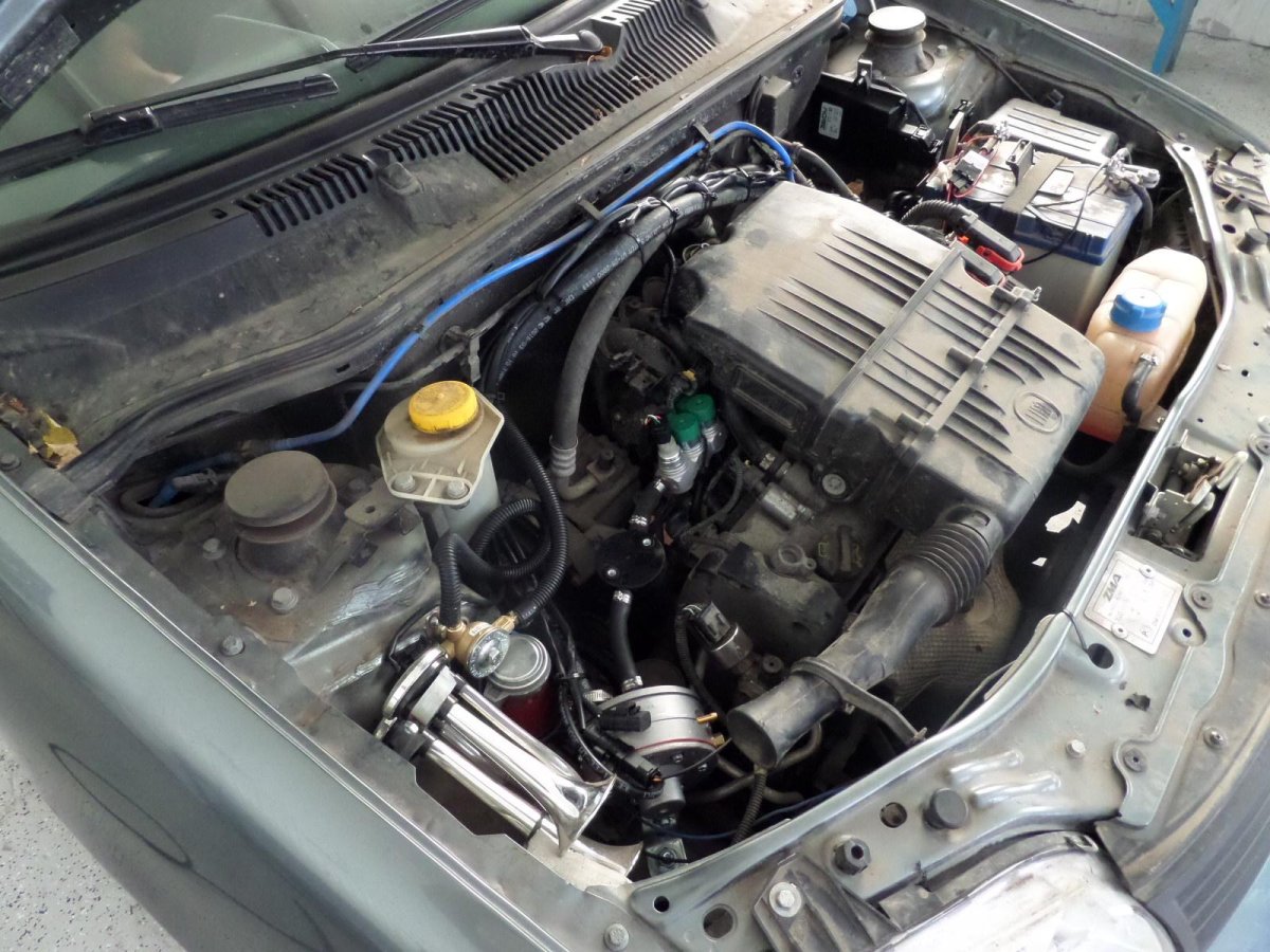 Подкапотка Фиат Альбеа 1.4