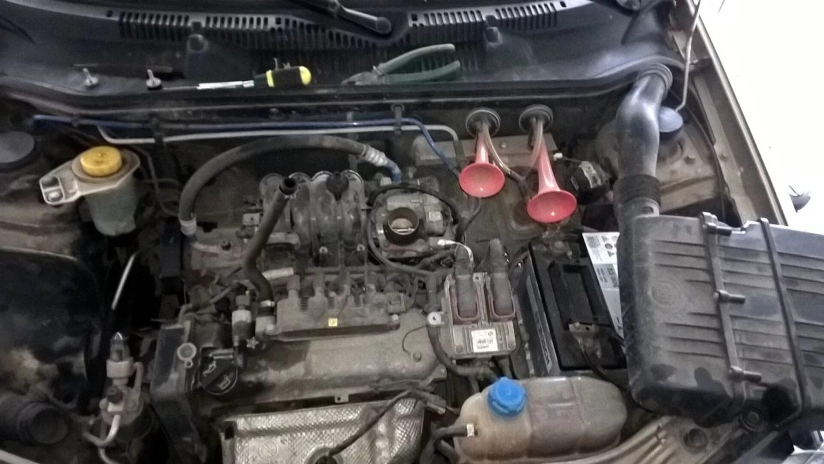 Моторный отсек Фиат Альбеа