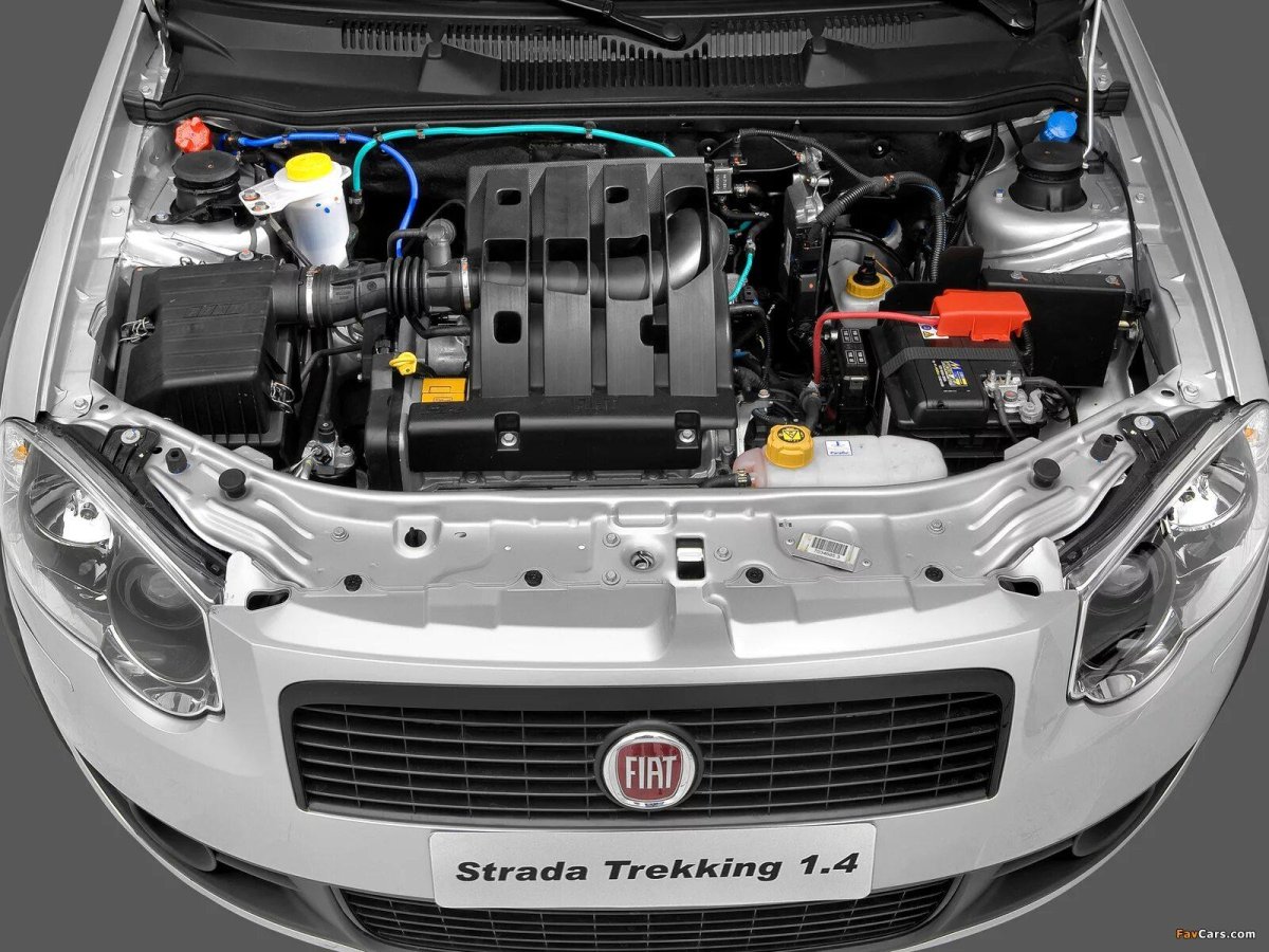 Моторный отсек Фиат Добло 1.4