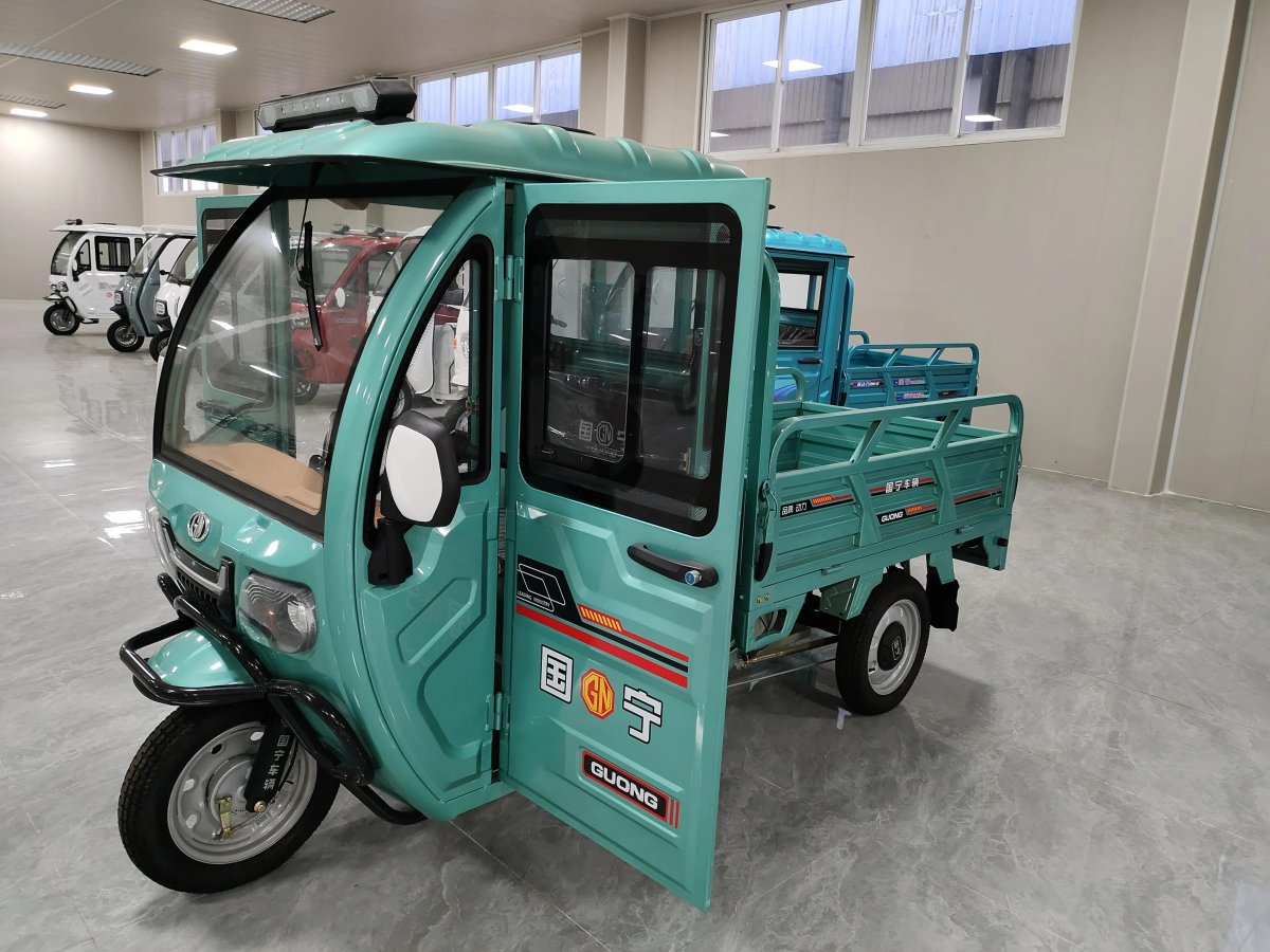 Трехколесная машина