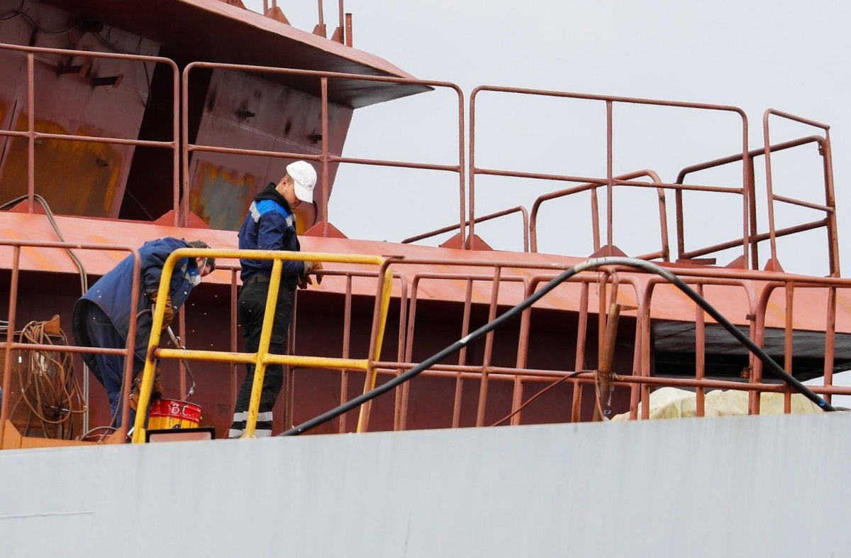 Судно обеспечения аварийно-спасательных работ» «Воевода» проекта 23700