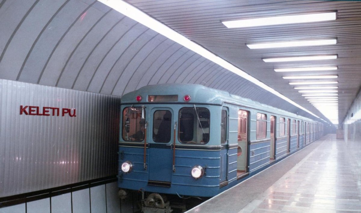 Гриша Будапешт в метро