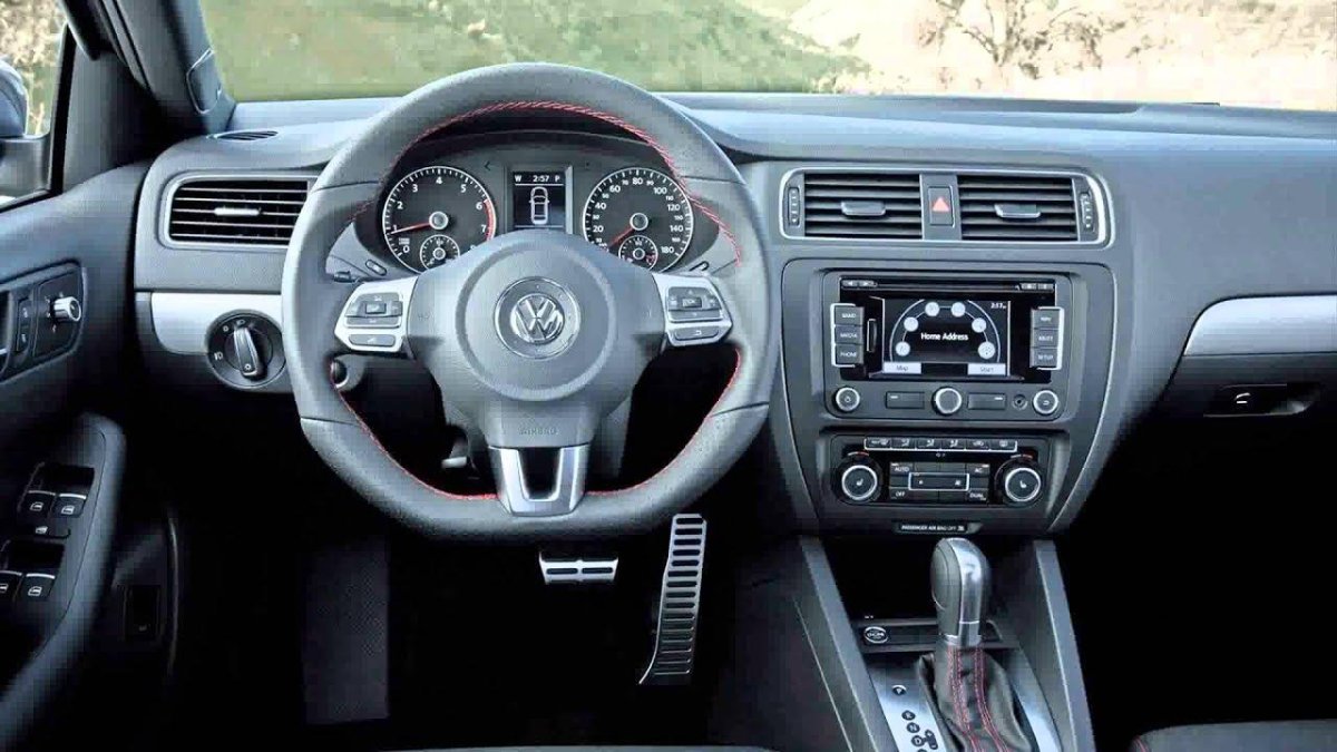 Фольксваген Джетта 2012 салон