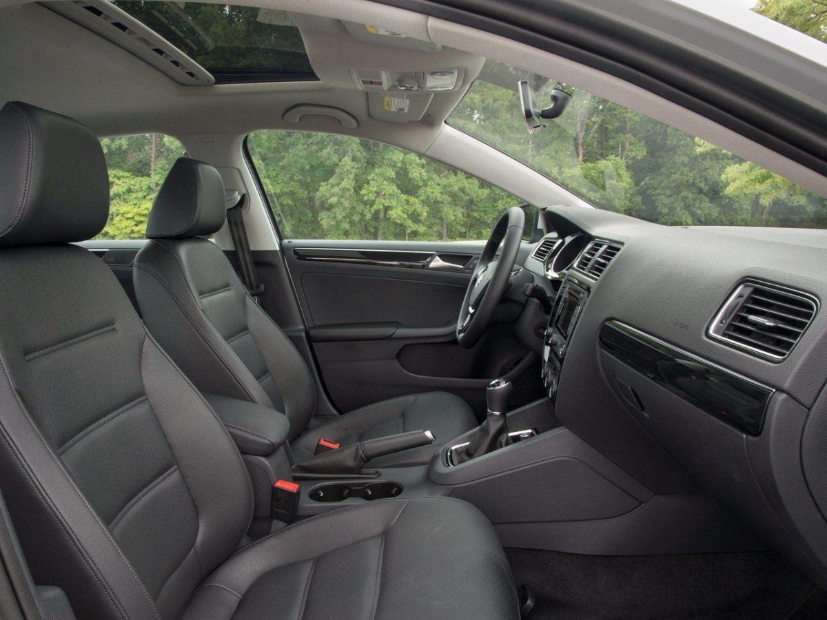Volkswagen Jetta 2015 салон