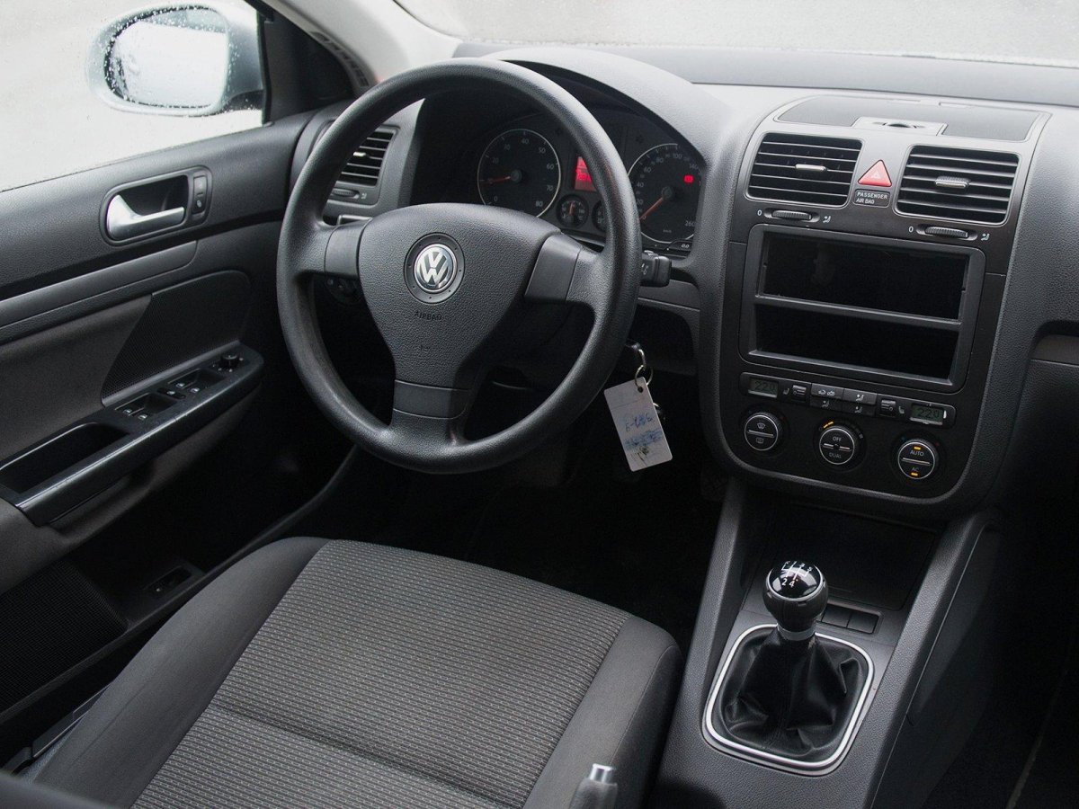 Volkswagen Jetta 5 салон