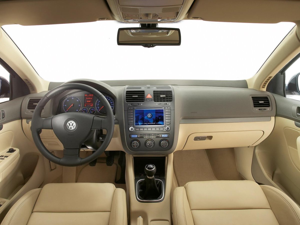 Фольксваген Джетта 2010 год салон