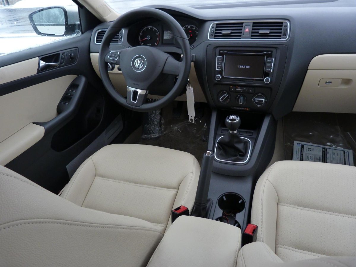 Volkswagen Jetta 5 салон