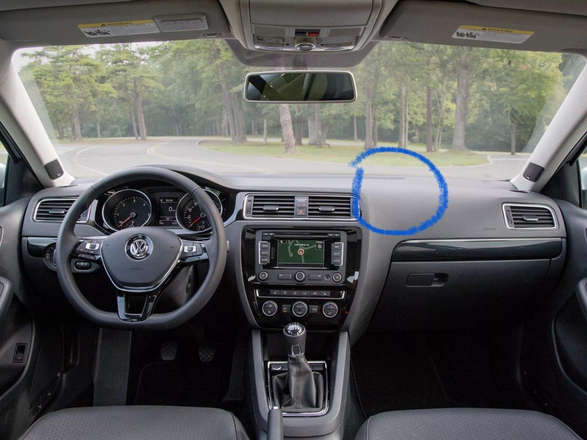 Фольксваген Джетта 2014 года салон