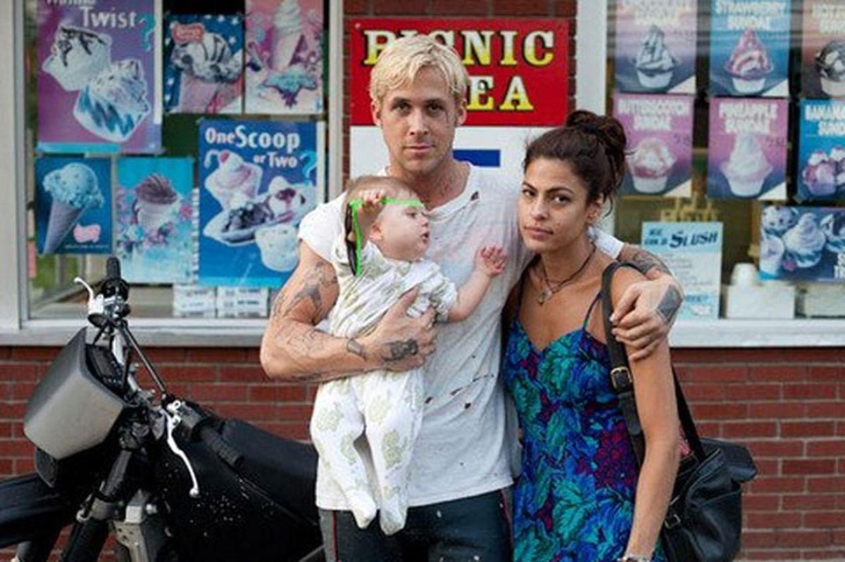 Райан Гослинг и ева Мендес место под соснами