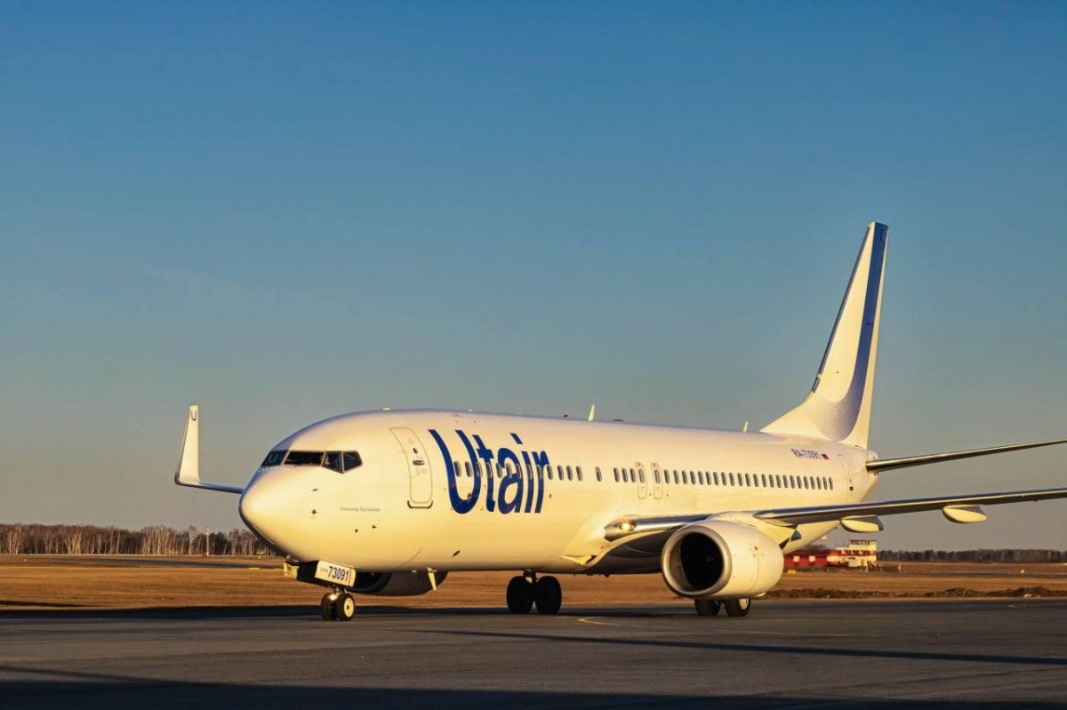 UTAIR В Тюмень самолеты