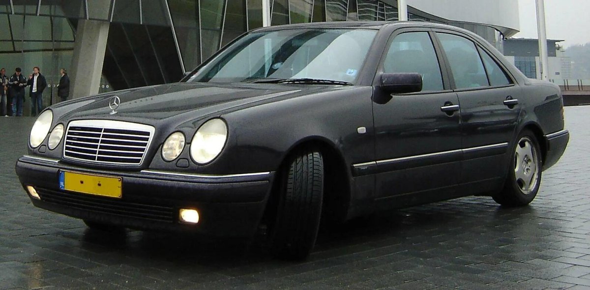 Mercedes-Benz w210