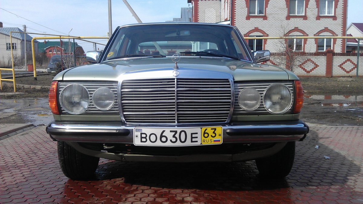 Мерседес w123 с круглыми фарами