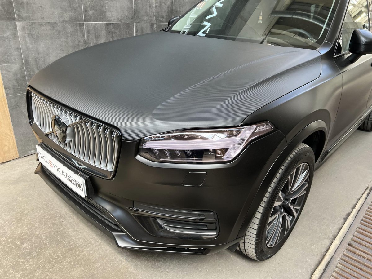 Черная матовая Вольво хс90