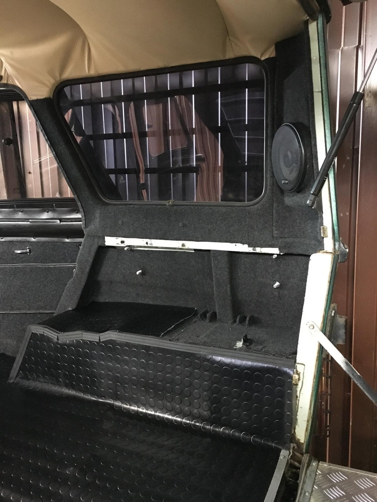 УАЗ 469 багажник внутри