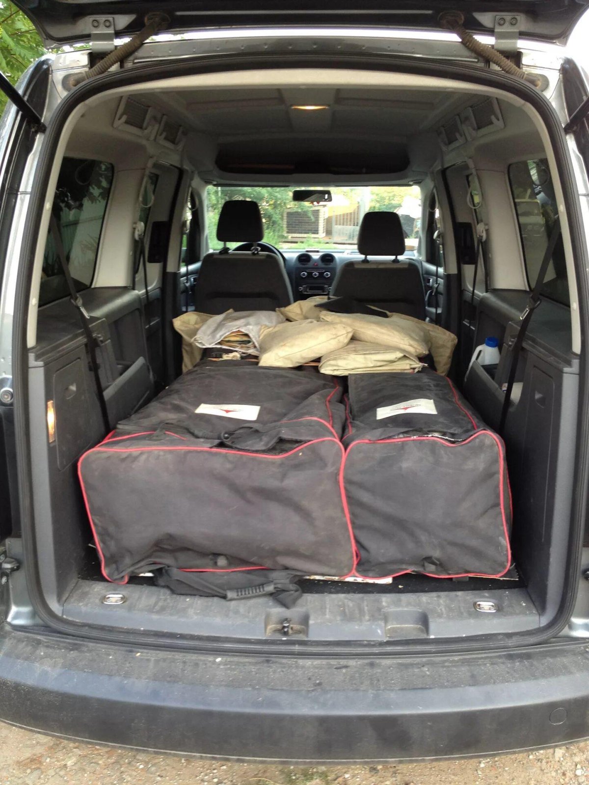 Фольксваген Кадди макси багажник